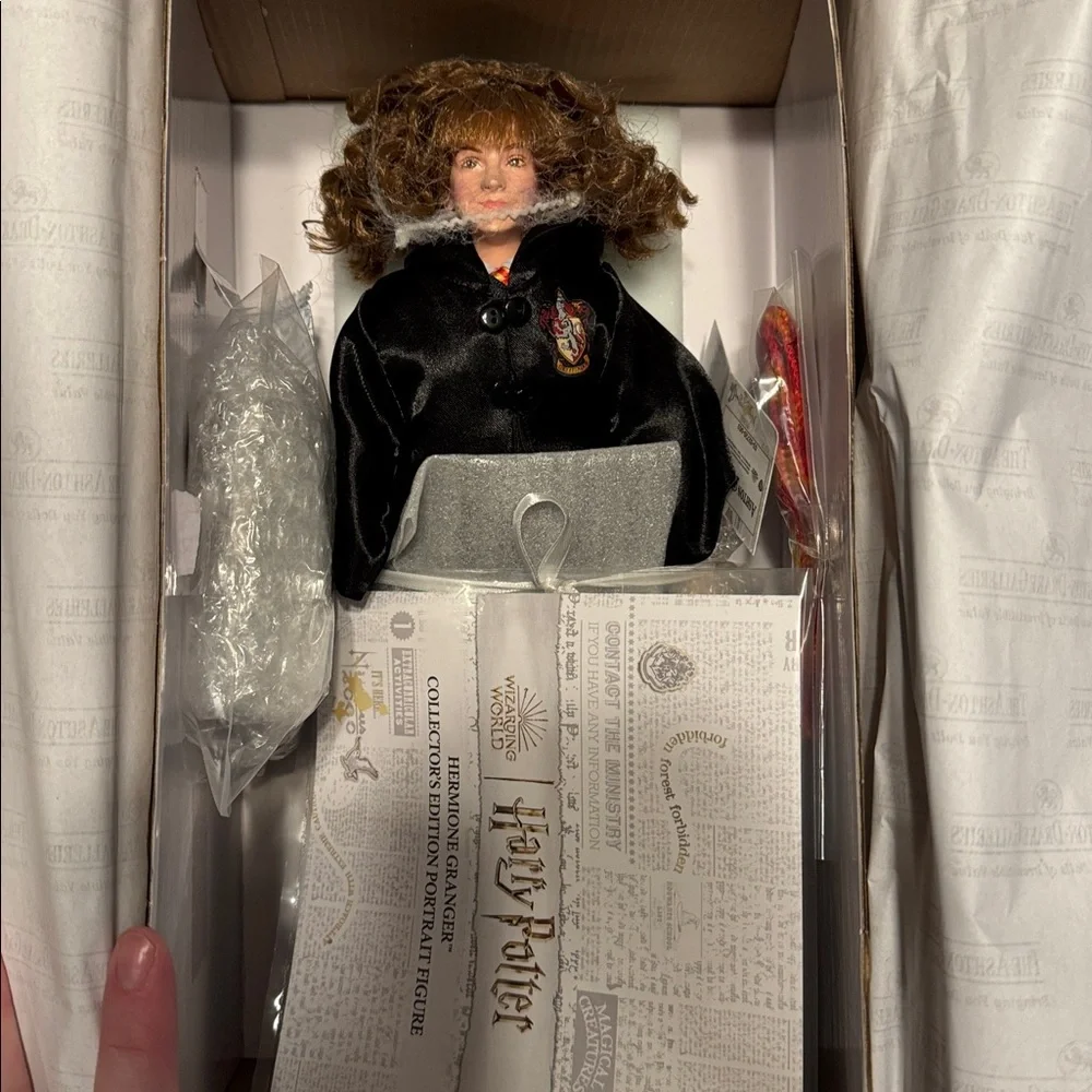 Ashton Drake Hermione Granger NEW - Picture 3 of 4
